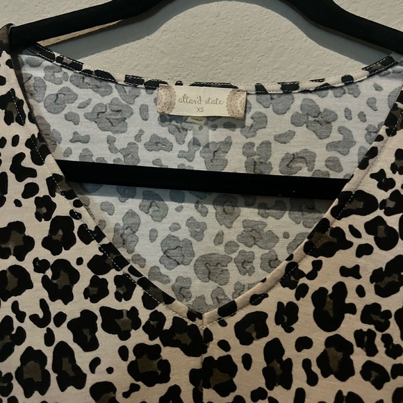 Altar’d State Oversized Top Leopard Print - Picture 3 of 4